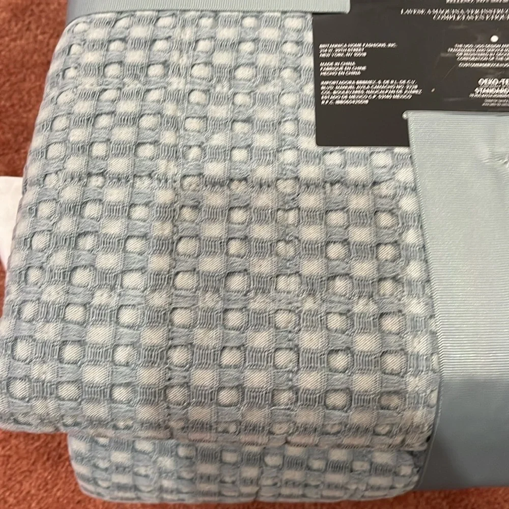 UGG brand new twin quilt set